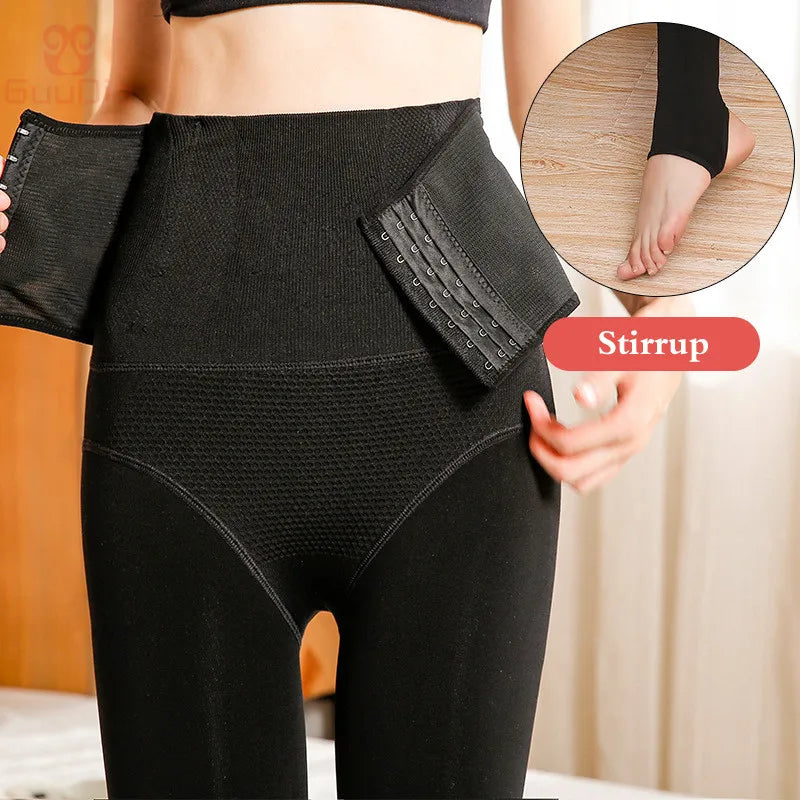Guudia thick velvet thermal pants by Corporación Turística, showing warm, cozy fuzzy fabric and relaxed fit style.