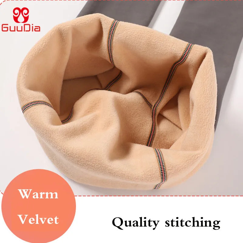 Thick, warm velvet leggings from GUUDIA by Corporación Turística, featuring a soft, cozy fabric ideal for cold weather.
