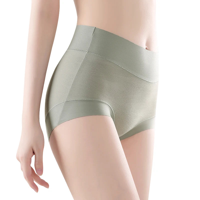 Suave conjunto de bragas de mujer de Corporación Turística, cómodo y elegante, en colores neutros y diseño clásico.