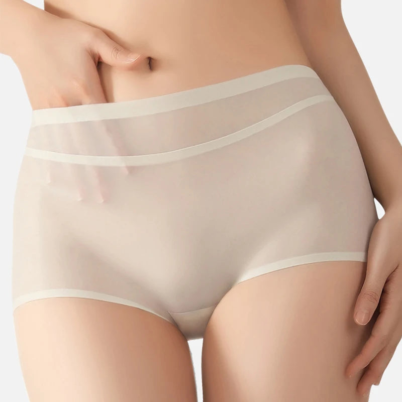 Seamless solid-colored women's panties in black, showing soft, stretchy fabric and comfortable fit from Corporación Turística.