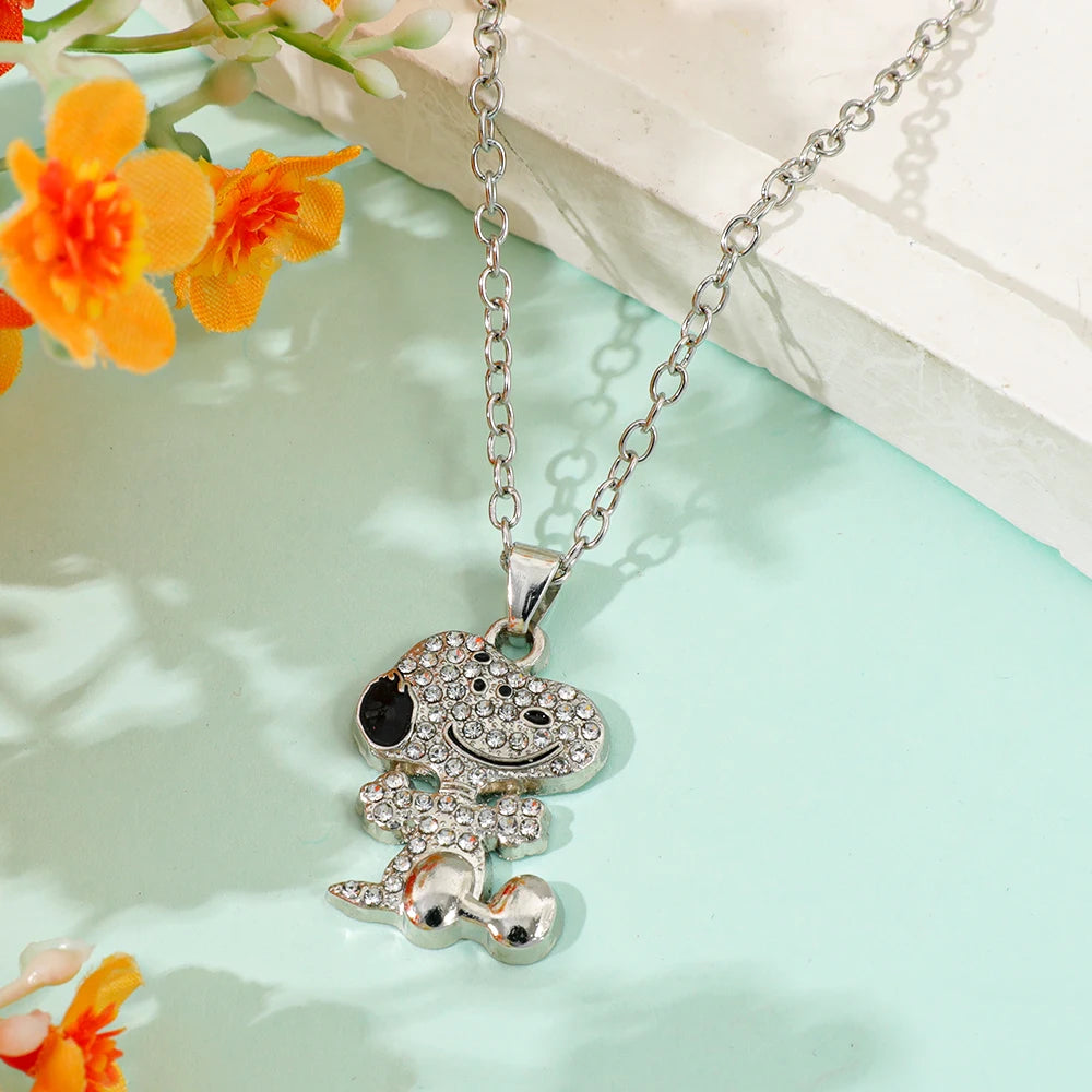 Bandai Snoopy necklace with complete cubic zirconia, cartoon design, perfect for couples, featuring a Clavícula chain and playful charm.