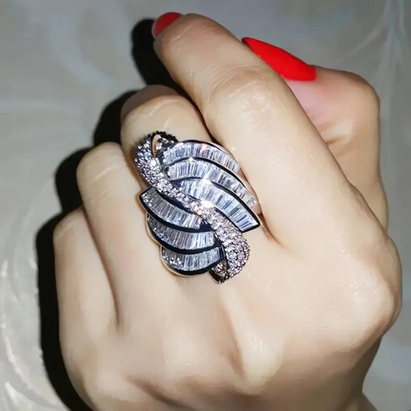 Elegant sterling silver 925 wedding ring by Corporación Turística, designed for bridal accessories, showcasing intricate craftsmanship.