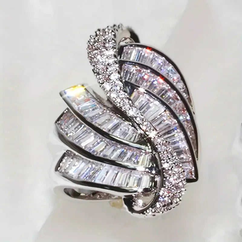 Silver 925 wedding rings by Corporación Turística, featuring elegant design for bridal accessories and special occasions.