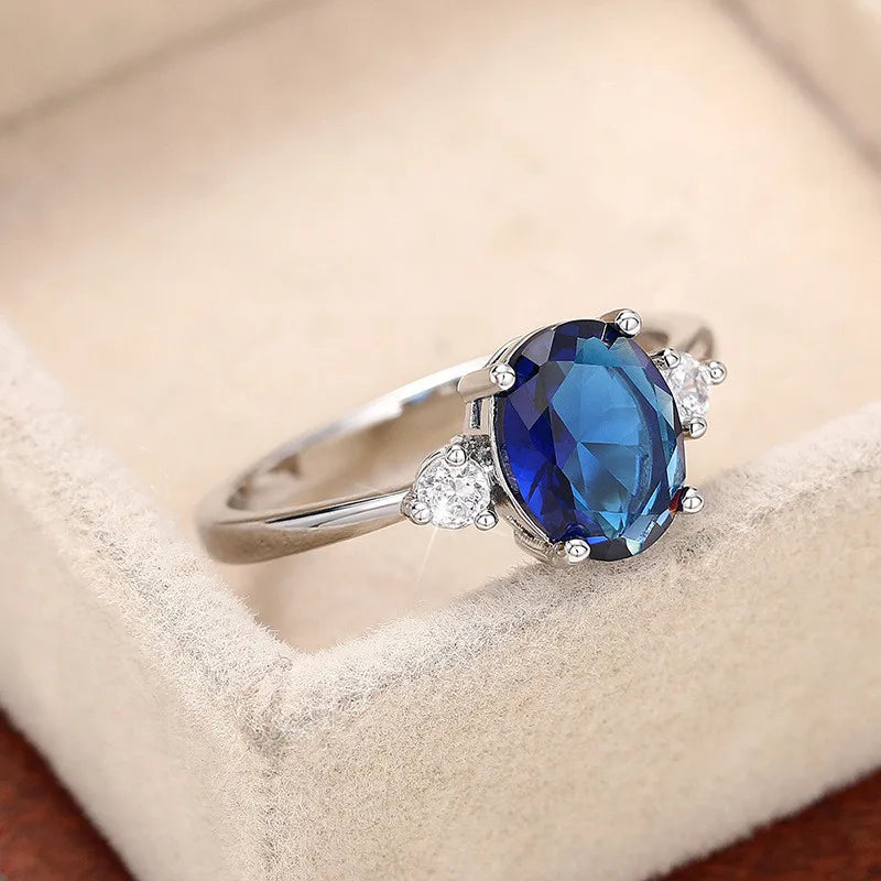 Sterling silver 925 wedding rings for women featuring elegant, intertwined band designs, showcasing craftsmanship and shine.