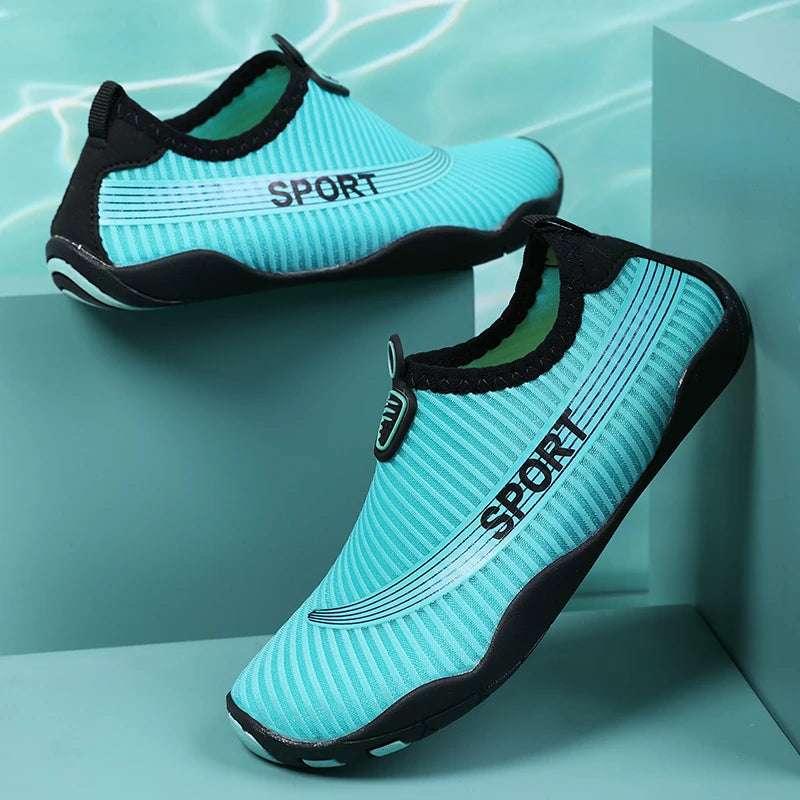 Unisex fitness shoes by Corporación Turística, indoor workout footwear with comfortable design and non-slip soles.