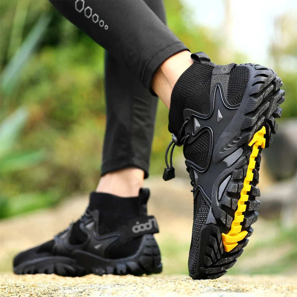 Black Oiaano men's summer casual shoes by Corporación Turística, designed for comfortable wear at the beach or casual outings.