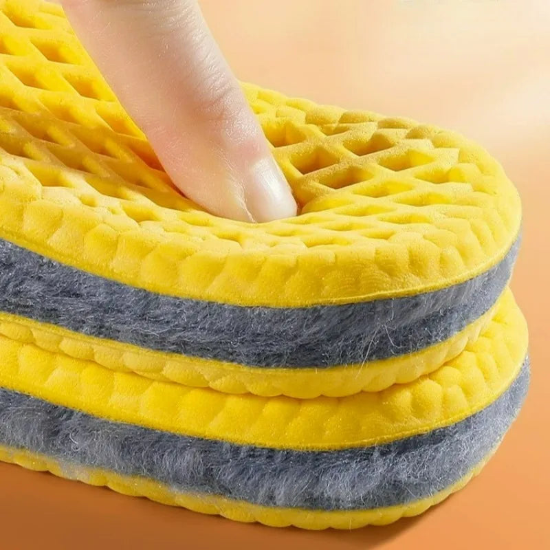 Two pairs of breathable fleece insoles for winter from Corporación Turística, shown in size 39-40, designed for comfort and warmth.