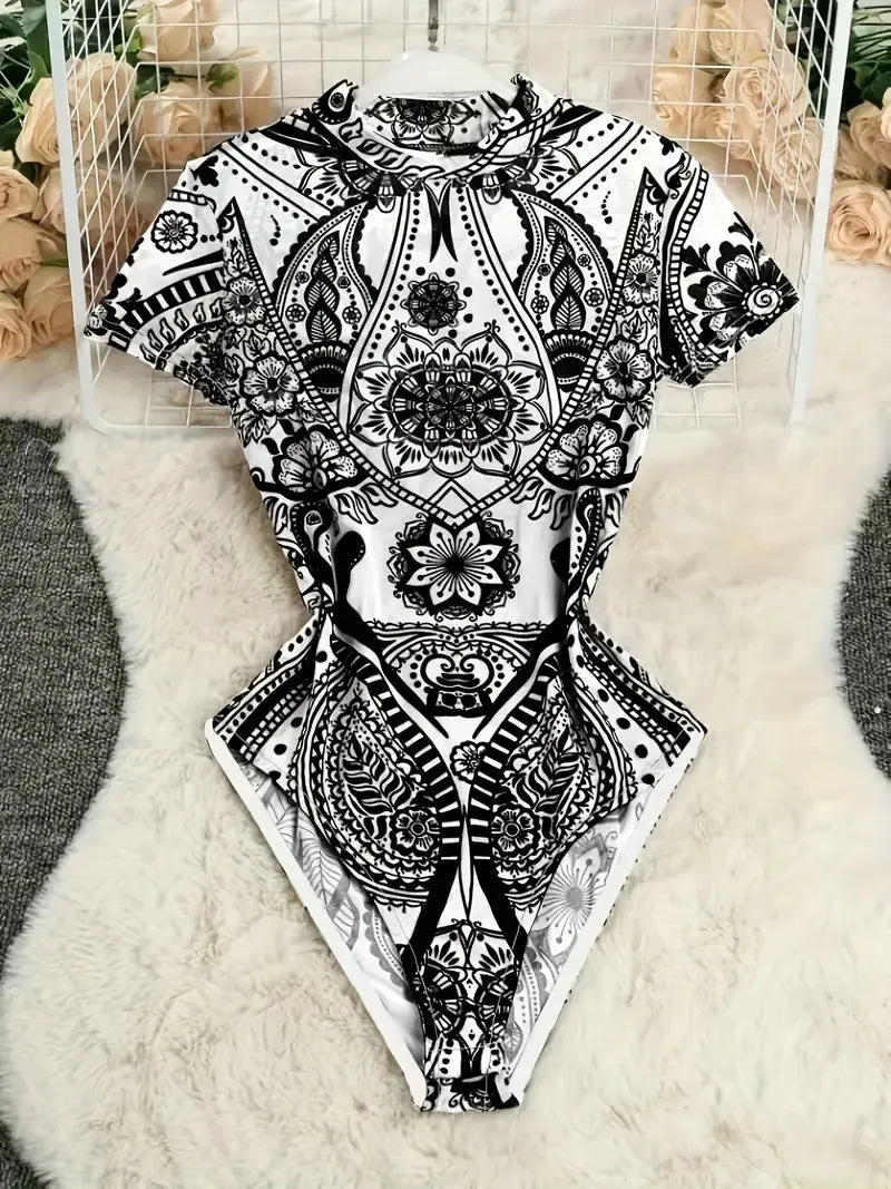 Elegant floral sexy women's swimsuit by Corporación Turística, featuring stylish design and matching media accessories.