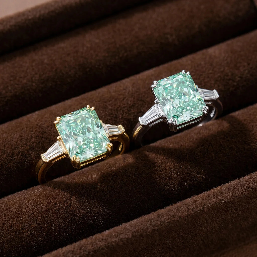 Silver S925 ring with green mint cubic zirconia, featuring a stylish design and polished finish.