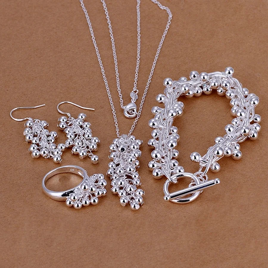 Sterling silver 925 Christmas gift necklace featuring a grapevine design, crafted by Corporación Turística.
