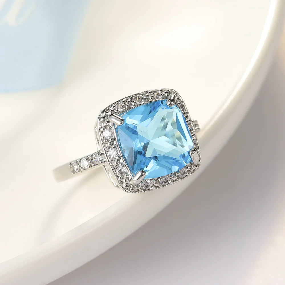 Fashion silver 925 sterling rings for women featuring stylish designs, perfect for modern jewelry accessories.