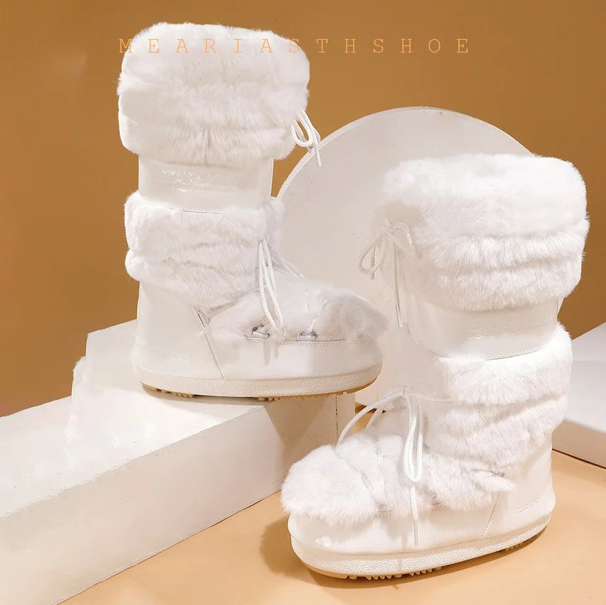 Women’s snow boots by Corporación Turística with thick synthetic leather soles, stylish winter footwear for cold weather.
