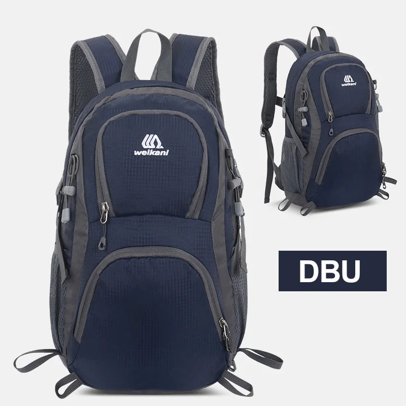 Lightweight camping backpack for men by Corporación Turística, showing a durable outdoor travel bag with multiple compartments.