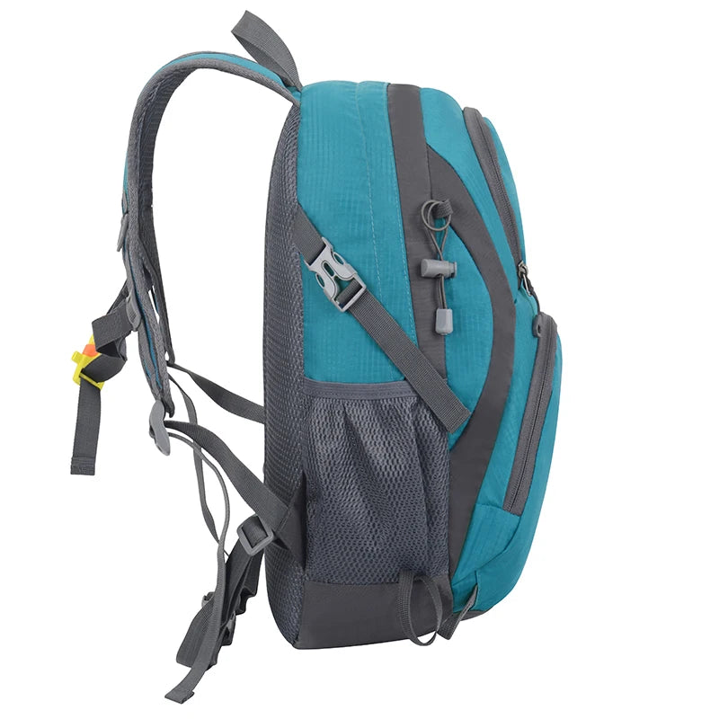 Lightweight camping backpack and travel bag for men by Corporación Turística, shown with adjustable straps and spacious compartments.