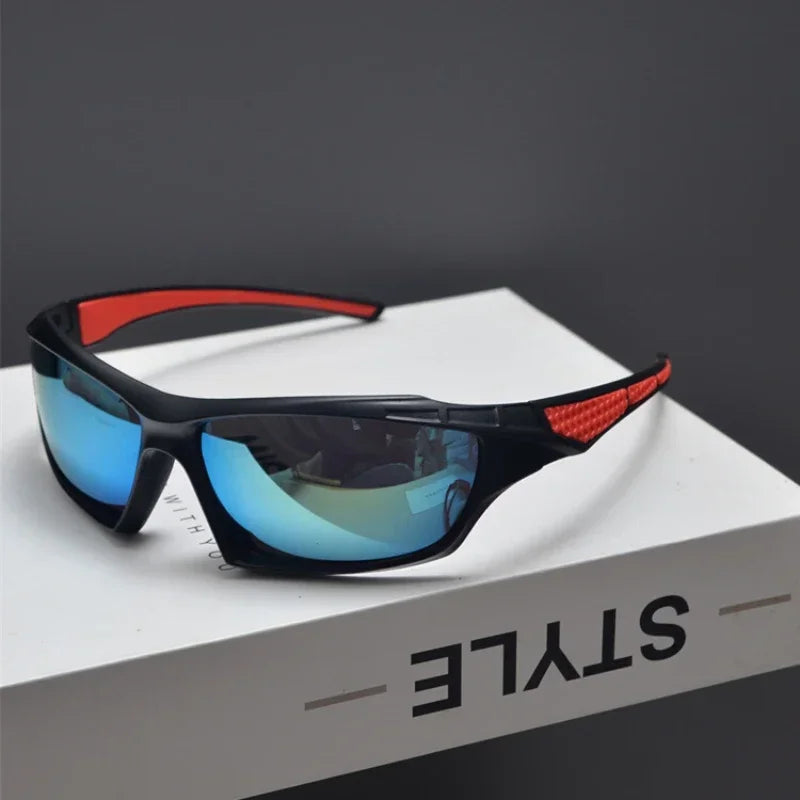 Unisex 2026 Gafas de visión nocturna deportivas de la Corporación Turística, con montura negra y lentes para uso en condiciones de poca luz.