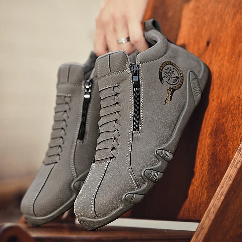 Black men's high-top boots with thick soles from Corporación Turística, showcasing stylish footwear design.