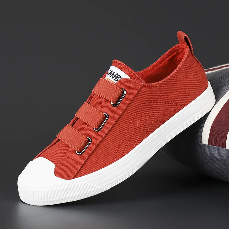 Black unisex canvas shoes for men, comfortable and new quality from Corporación Turística, size 39, casual footwear.
