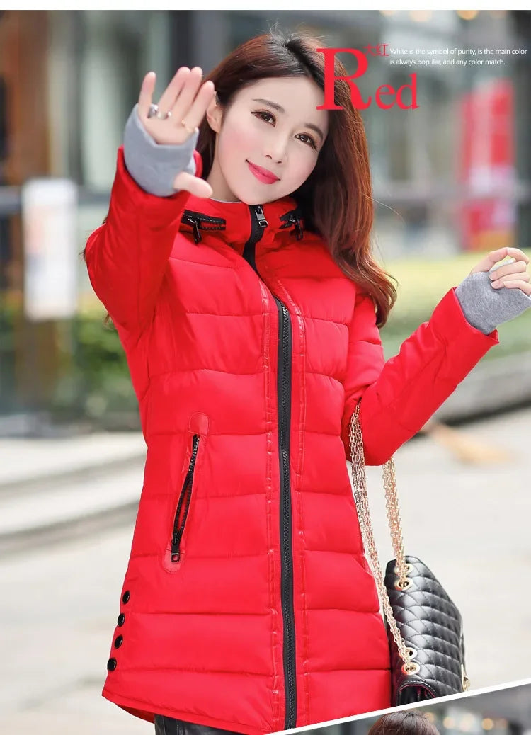 Black fashion casual gloves for women paired with a fitted jacket, stylish and comfortable for everyday wear.
