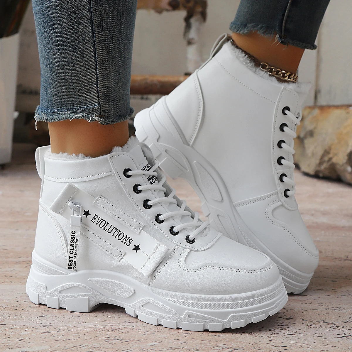 Black winter knee-high boots by Corporación Turística, thermal short boots with matte finish, ideal for cold weather.