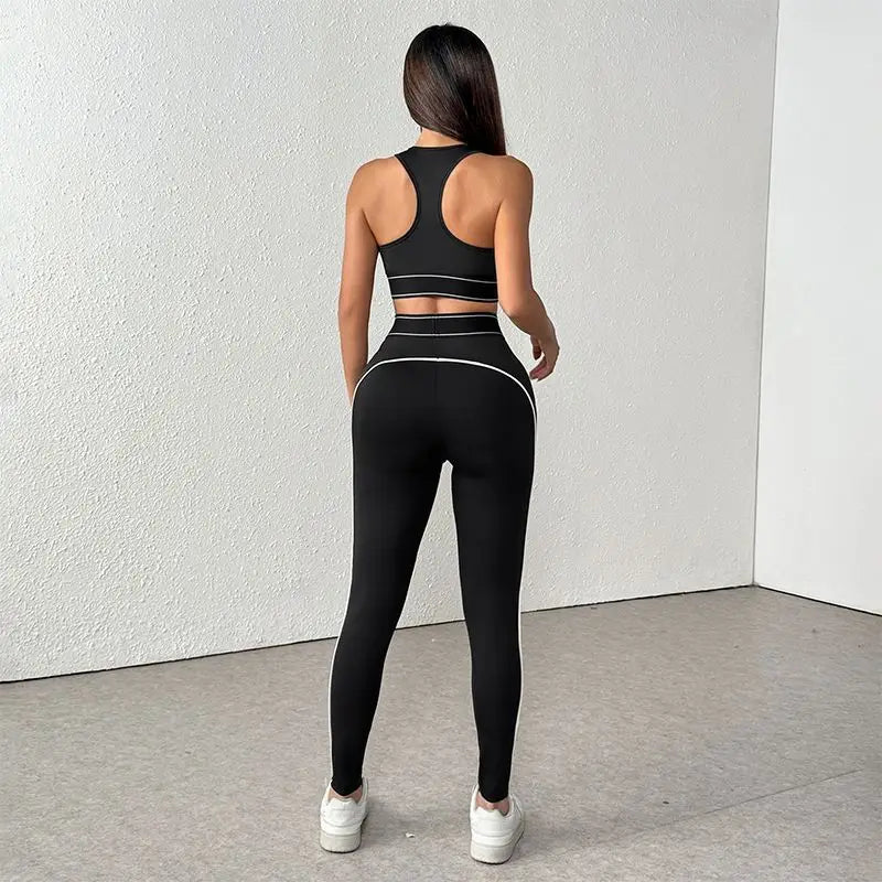 White 2-piece women's yoga set by Corporación Turística, featuring European style athletic wear for comfortable exercise.