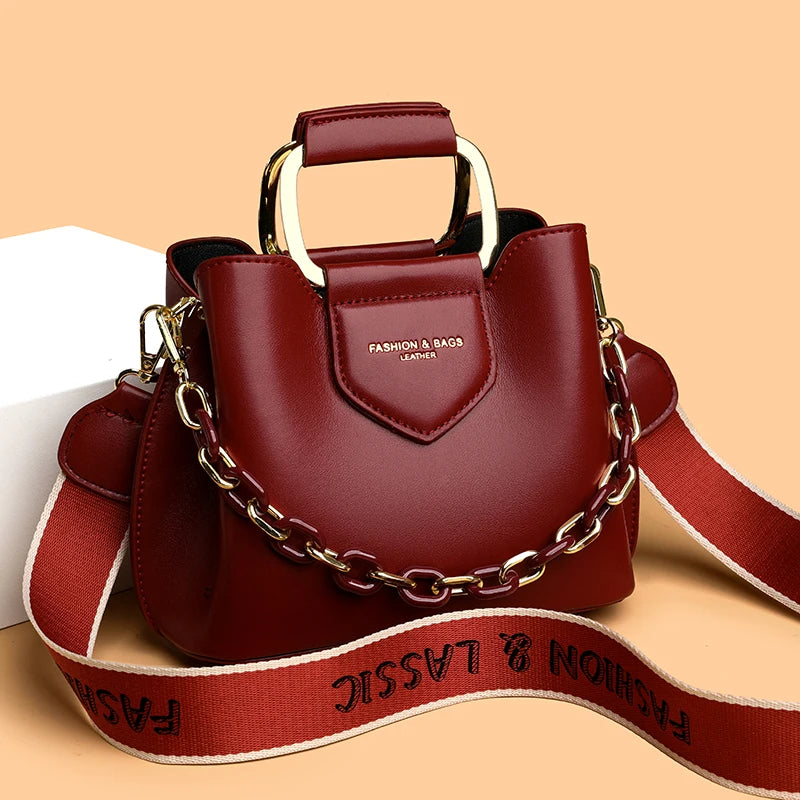 Brown high-quality PU shoulder bag for women, stylish and spacious, with a sleek design and sturdy strap from Corporación Turística.