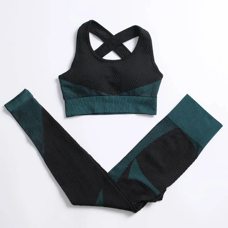 Lavender women's yoga sportswear set by Corporación Turística, two-piece athletic outfit for active fitness and yoga.