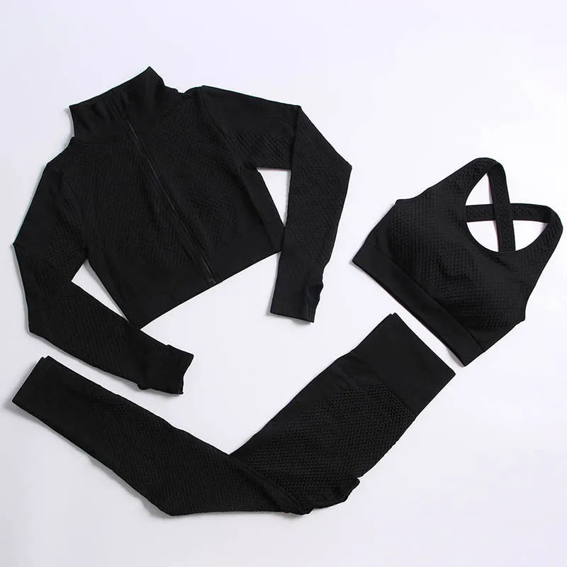 Lavender women's sportswear yoga set by Corporación Turística, two-piece activewear ensemble for fitness and yoga.