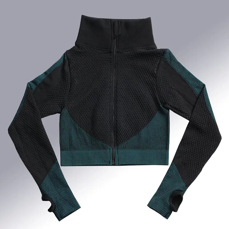 Lavender women's sportswear set by Corporación Turística, yoga and workout clothing, two-piece activewear for women.