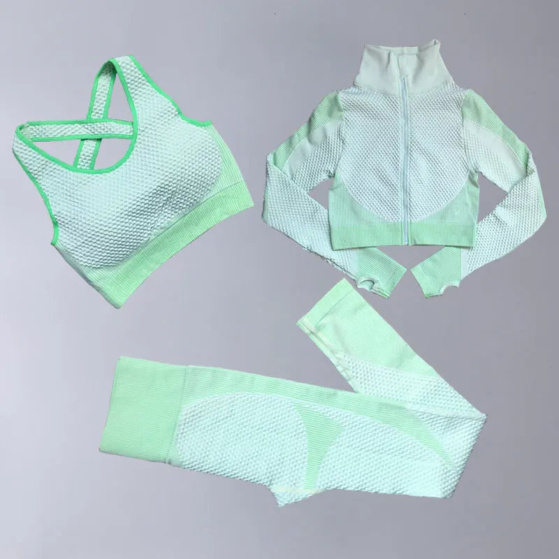 Lavender women's sportswear yoga set by Corporación Turística, two-piece athletic outfit for fitness and yoga activities.