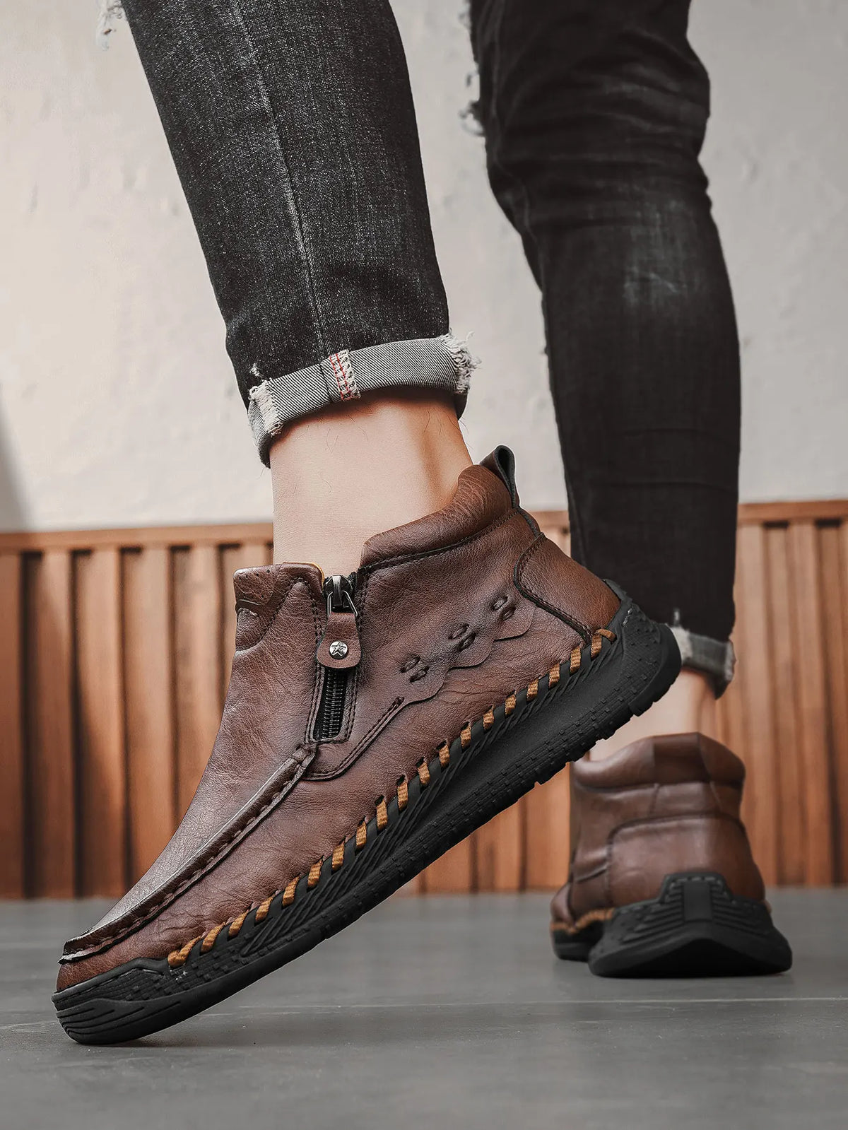Men's fashion tall boots by Corporación Turística, camel-colored high-quality high boots with stylish design and comfortable fit.