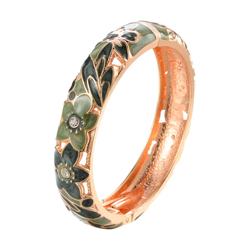 Doble esma bracelet set for women, featuring intricately designed silver bangles with decorative patterns, by Corporación Turística.