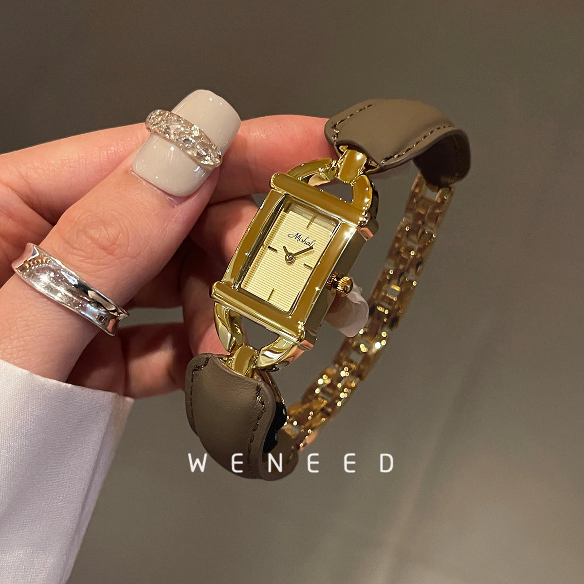 Luxury women's retro wristwatch by Corporación Turística, stylish 2025 model with elegant design and classic features.