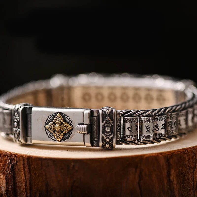 HX-pulsera para hombre, estilo de personalidad, con diseño moderno, en color negro, exhibida en una mano masculina.