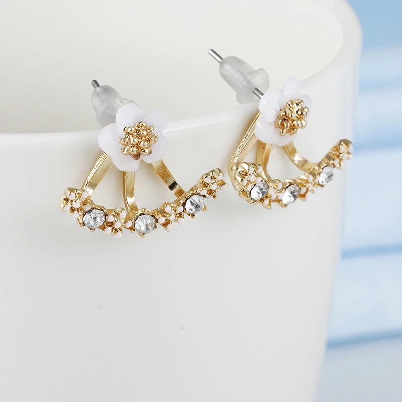 Fashion jewelry 2025 floral earrings by Corporación Turística featuring cute flower design and vibrant colors.