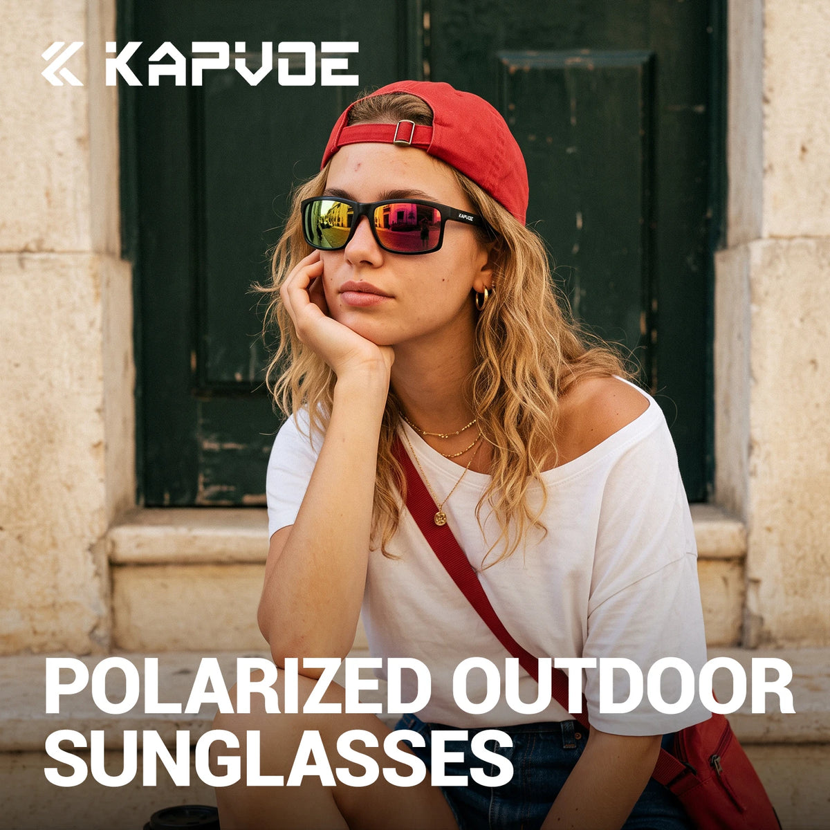 Polarized anti-reflective cycling glasses by KAPVOE from Corporación Turística, featuring sleek design and tinted lenses.