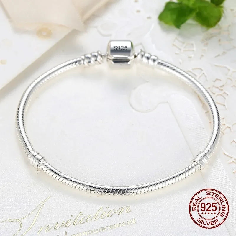 Handmade fine jewelry silver bracelet from Corporación Turística, featuring intricate craftsmanship and elegant design.