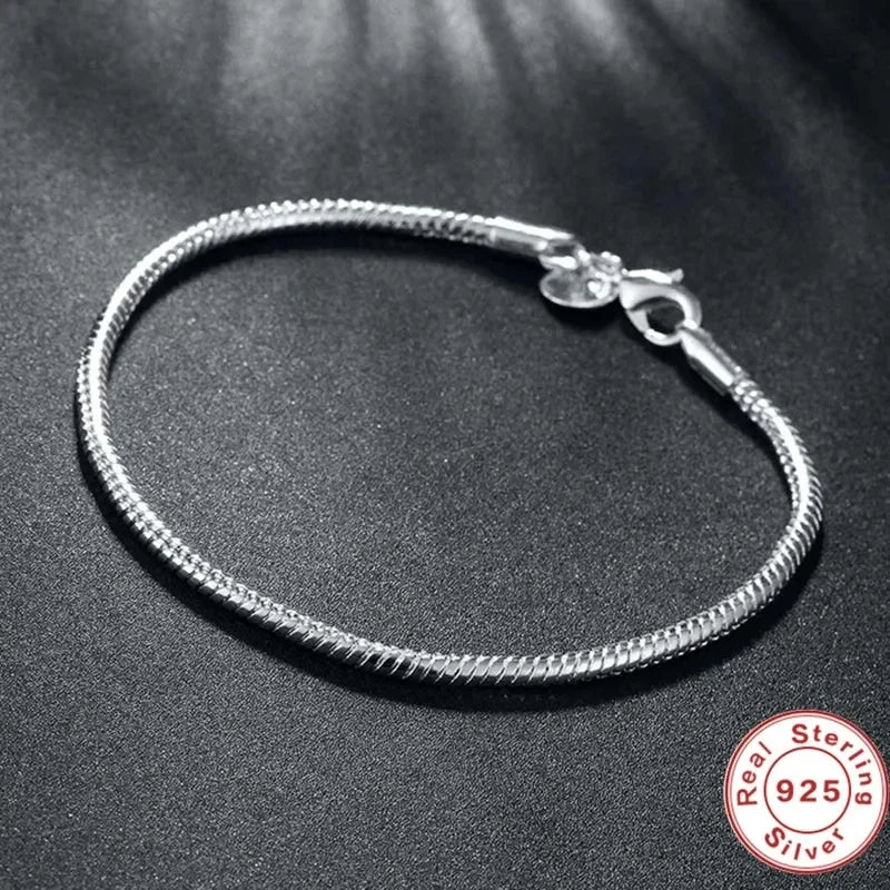Handmade fine jewelry silver bracelet by Corporación Turística, featuring a delicate, handcrafted design on a 19cm length.