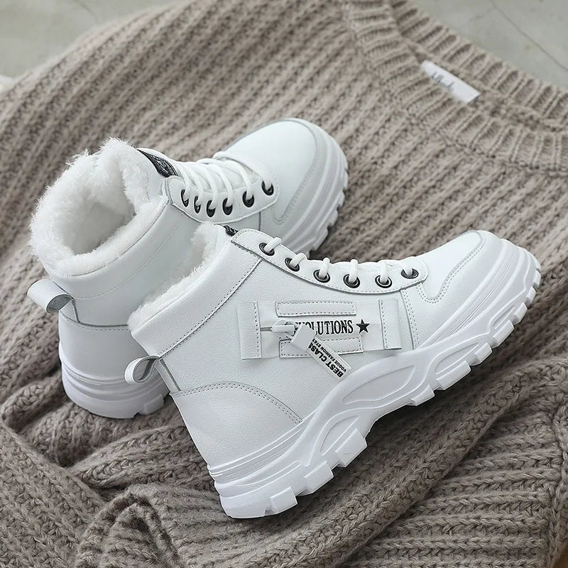 Khaki women's winter boots and athletic sneakers by Corporación Turística, featuring comfortable footwear for cold weather.