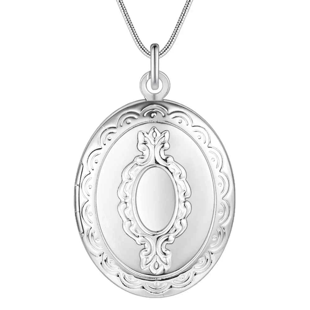 Sterling silver 925 shell pendant necklace, 40-75cm, new arrival, crafted by Corporación Turística, featuring a detailed shell design.