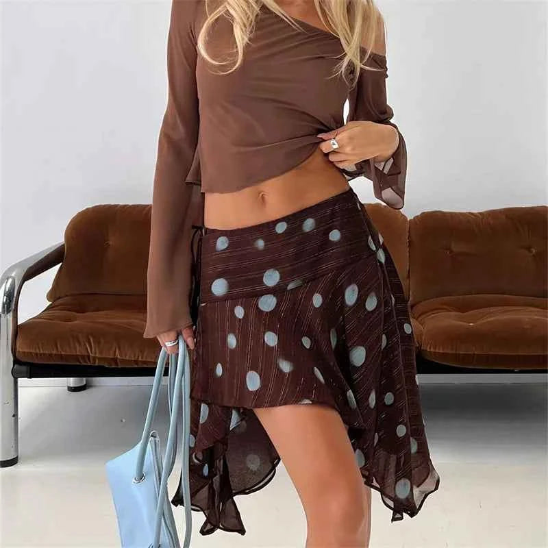 Transparente minifalda de lunares para mujer en malla, de color marrón, con diseño ajustado, por Corporación Turística.