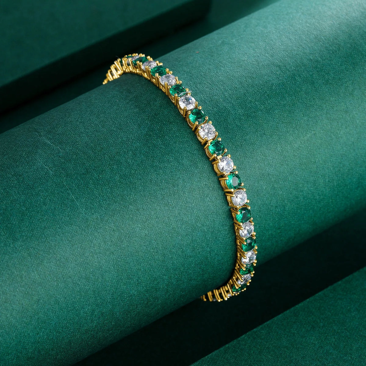 Moissanite tennis necklace by Corporación Turística featuring 4mm diamonds on a silver chain, 16cm length.