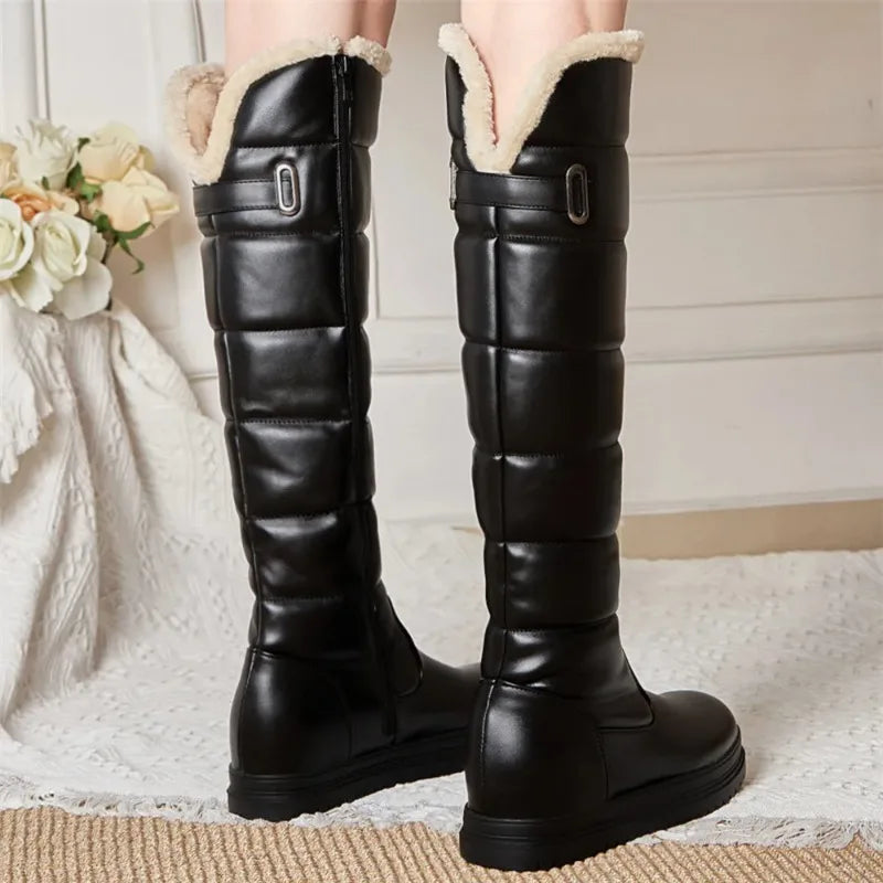 White and warm pink snow boots for women by Corporación Turística, featuring a cozy winter design and sturdy sole.