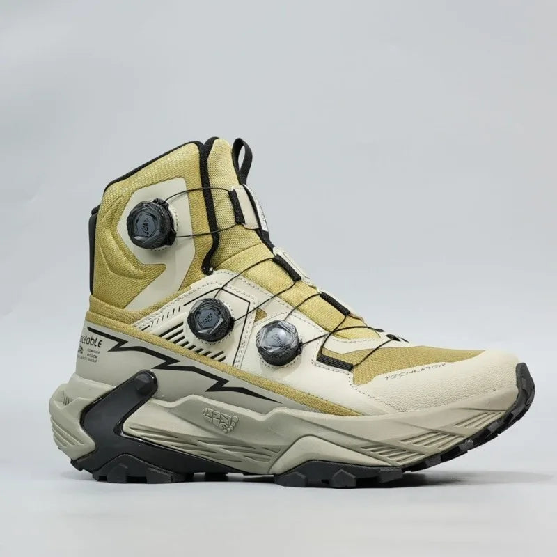 Black climbing and hiking shoes from Corporación Turística, size 37, designed for outdoor trekking and mountain climbing.