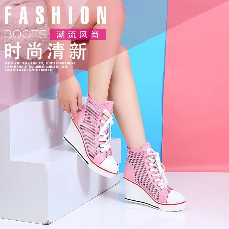 Black women's wedge sandals with 8 cm platform and open toe from Corporación Turística, shown on a neutral background.