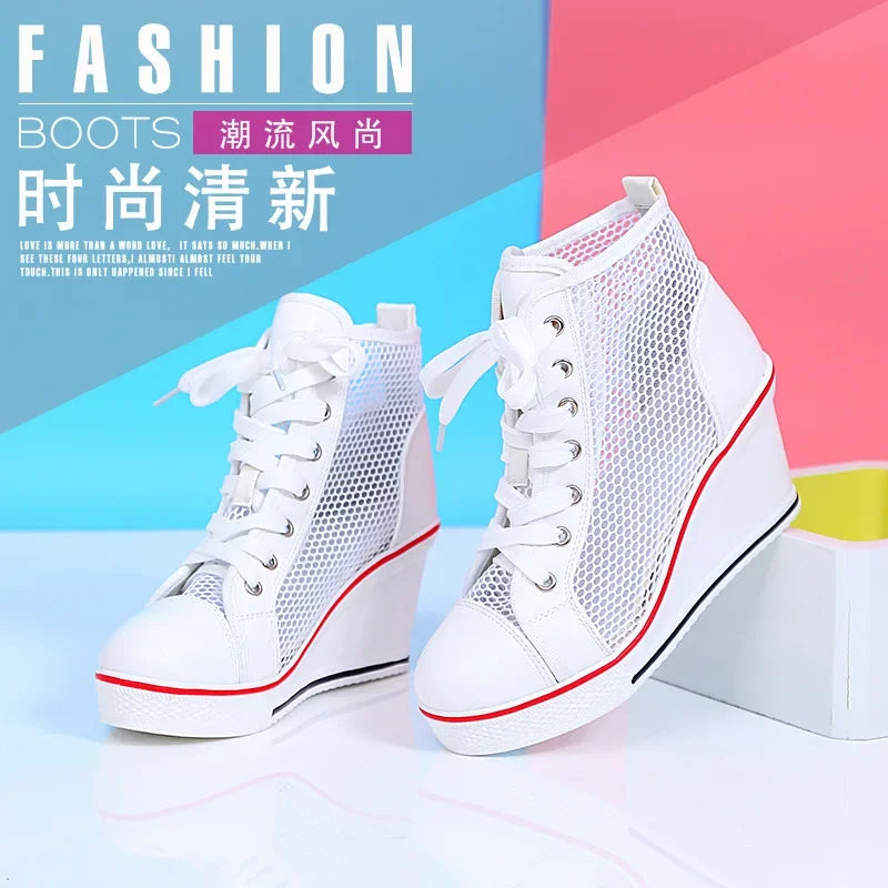 Black women's wedge sandals with 8 cm platform from Corporación Turística, featuring a stylish and comfortable design.