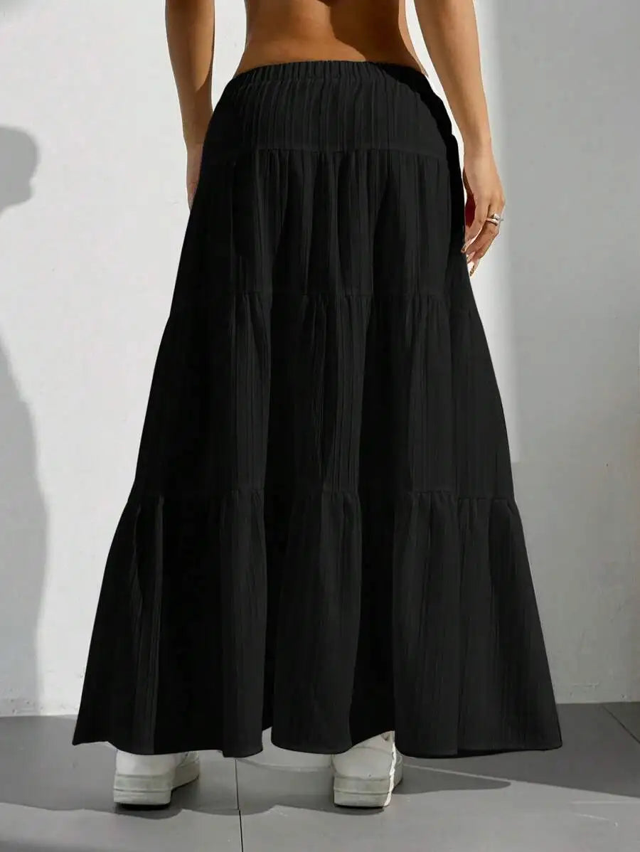 Elegant black European-style women's skirt by Corporación Turística, featuring a modern, cross-border fashion design.