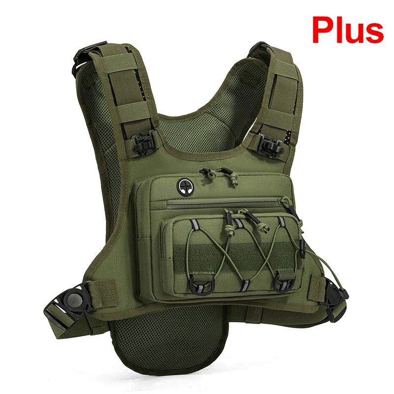 Tactical Molle backpack 15L for biking by Corporación Turística, with multiple compartments and adjustable straps.