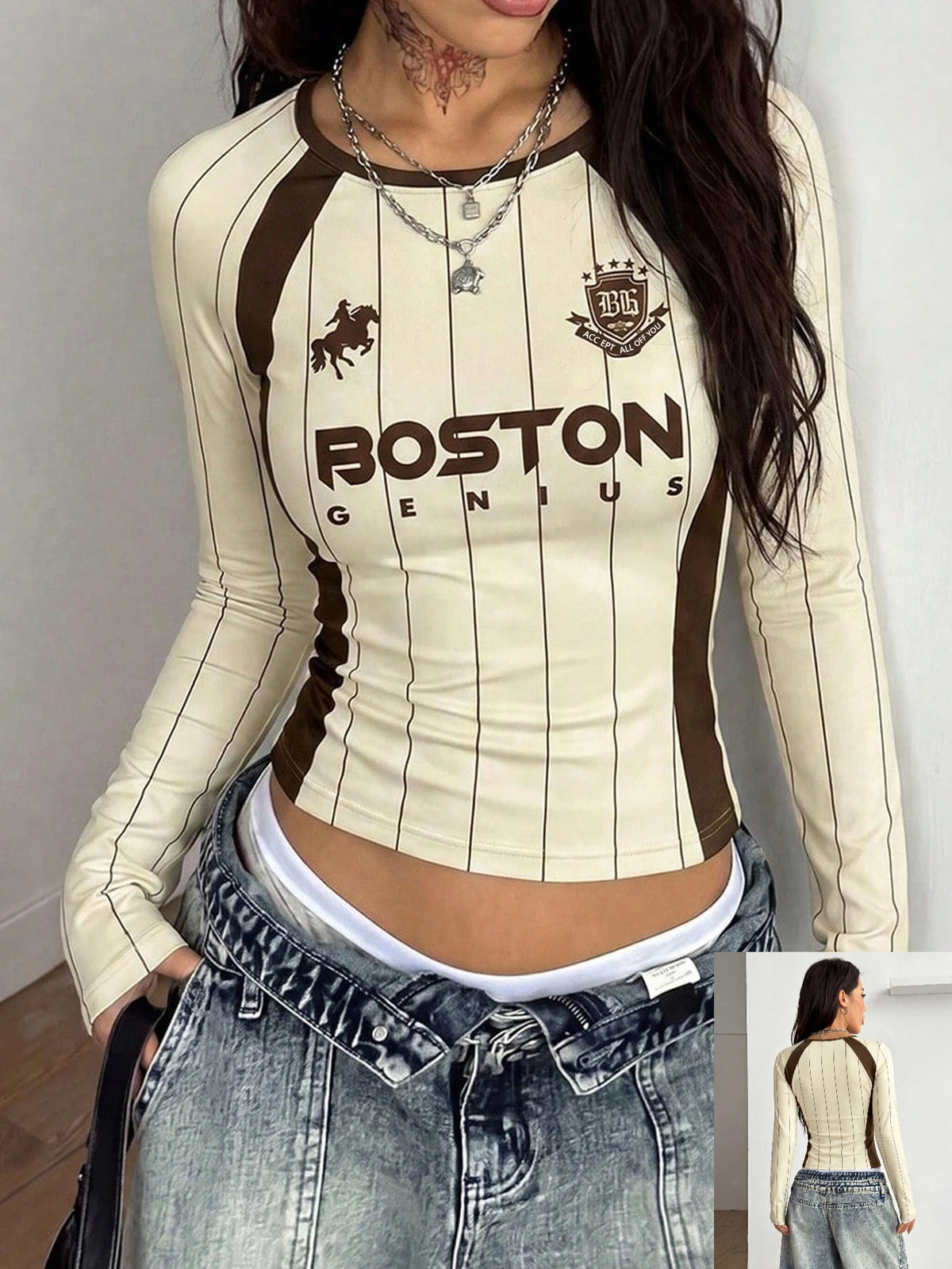 Long-sleeve casual sports T-shirt with print by Corporación Turística, featuring a comfortable fit and stylish design.