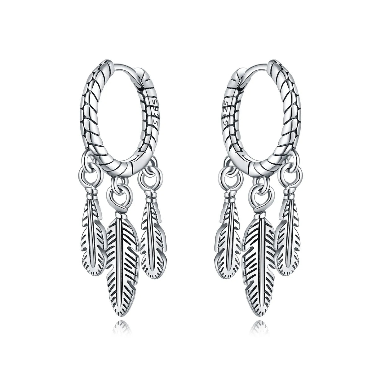 Sterling silver Pendientes Originales de Plata de Ley 925 with F-shaped design, showcasing elegant craftsmanship and shiny surface.
