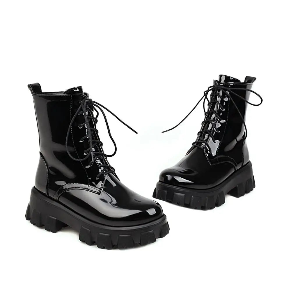 White patent leather women's platform boots with short plush lining, stylish ankle boots by Corporación Turística.